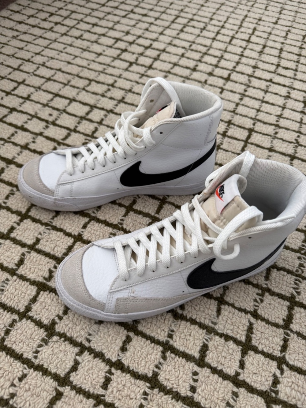 Nike 77 - Picture 2 of 3